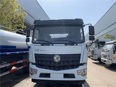 东风多利卡国六9方抑尘车——城市环境治理的多功能卫士