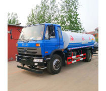 矿区洒水车 高效抑尘与环保作业的关键设备